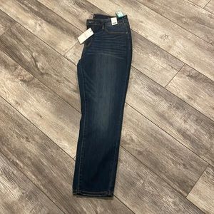 NWT Judy Blue Adelene Mid Rise Girlfriend jean size 14